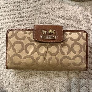 Coach wallet (Pairs with Julianne tote)
